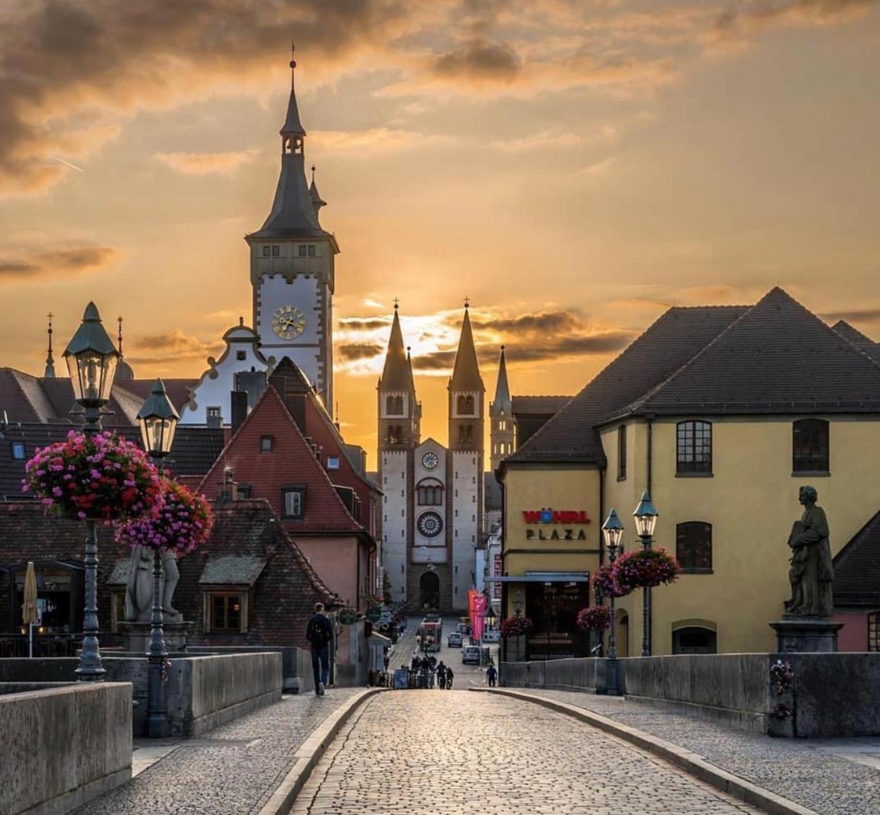 Wohnung Alte Mainbruecke - Gratis Kaffee - Netflix - Balkon Würzburg Eksteriør billede